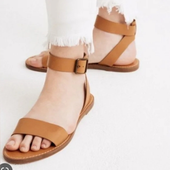 Madewell Tan Sandals Minimalist Leather Design - Picture 1 of 4